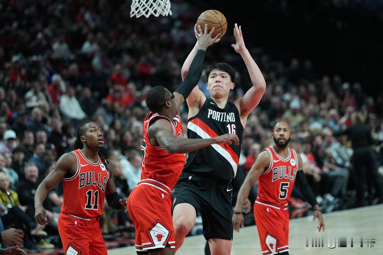 今天没有抓住机会呀，杨瀚森4投1中仅得2分2篮板!

在今天开拓者与公牛的比赛中