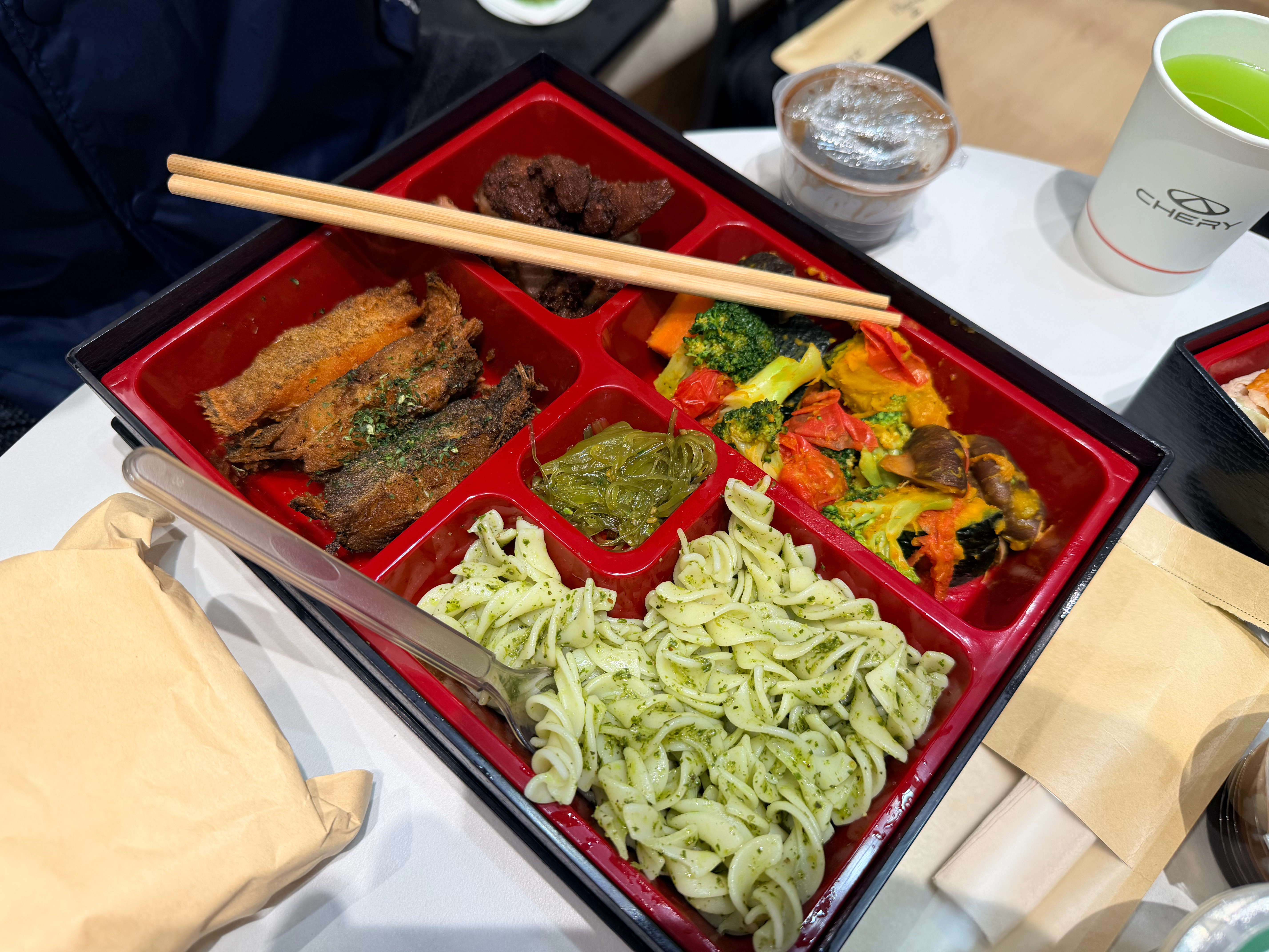 来奇瑞恰个饭，标志性的大肉包也是又吃上了昂2026北京车展