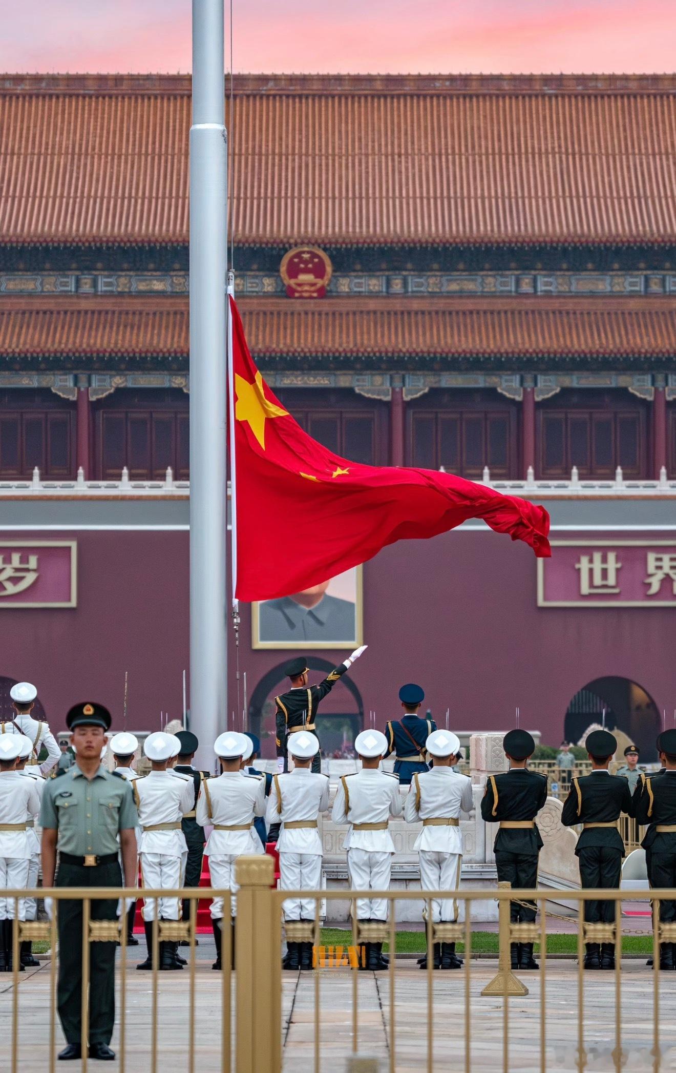 第一批高考生已出发可以预见明天早上的北京天安门升国旗得有多少刚高考完的准大学生，