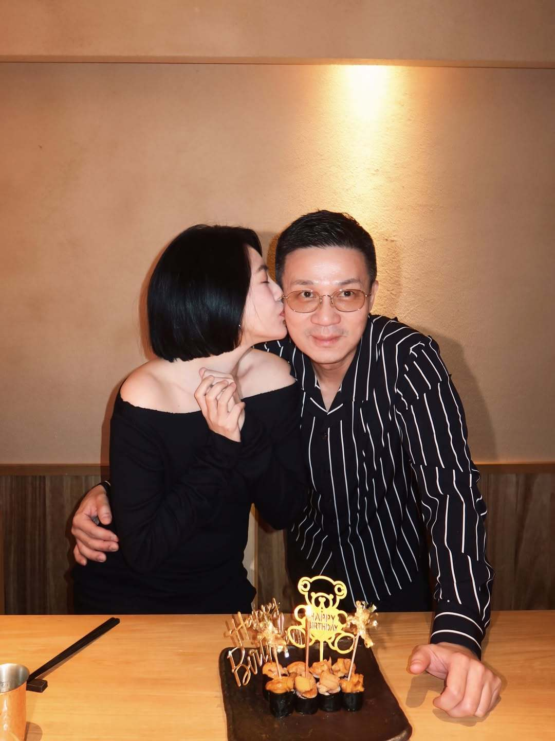 小s亲许雅钧脸照 小S二女儿晒小S亲许雅钧脸照，好幸福哦！ ​​​