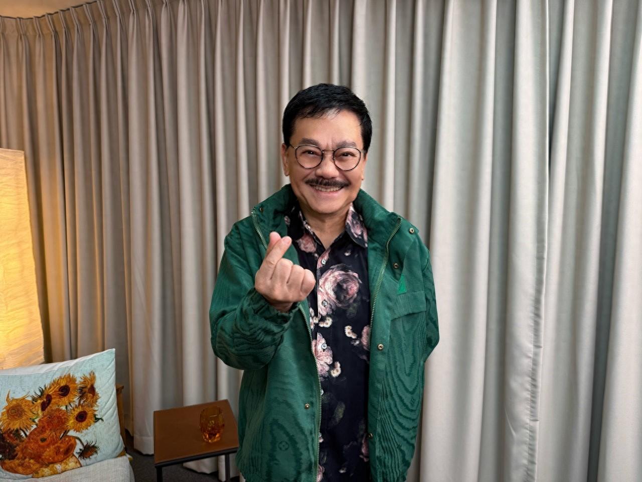 76岁黄玉郎太唏嘘！为3000万弃妻离子，情路全被“高人”操控？


黄玉郎情路