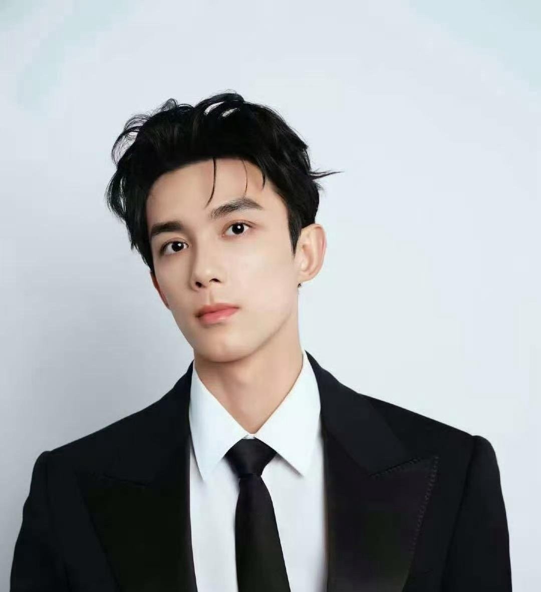 吴磊回应“你欠我的”风波：依法维权破谣言吴磊工作室严正声明 辟谣谣言止于法律！支