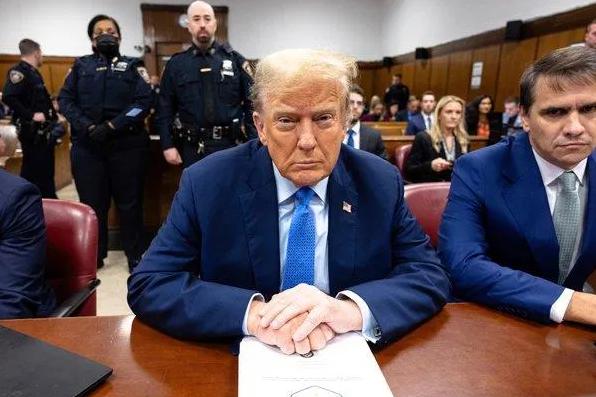 这一次中国绝对不能惯着特朗普的任性，让他自己去玩吧，喜欢售台武器就去出售吧，反正