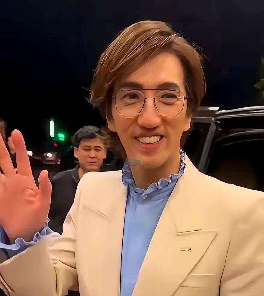 林志炫被淘汰这事儿一出来，热搜直接炸了！

我端着手机刷到凌晨三点，眼看着评论区