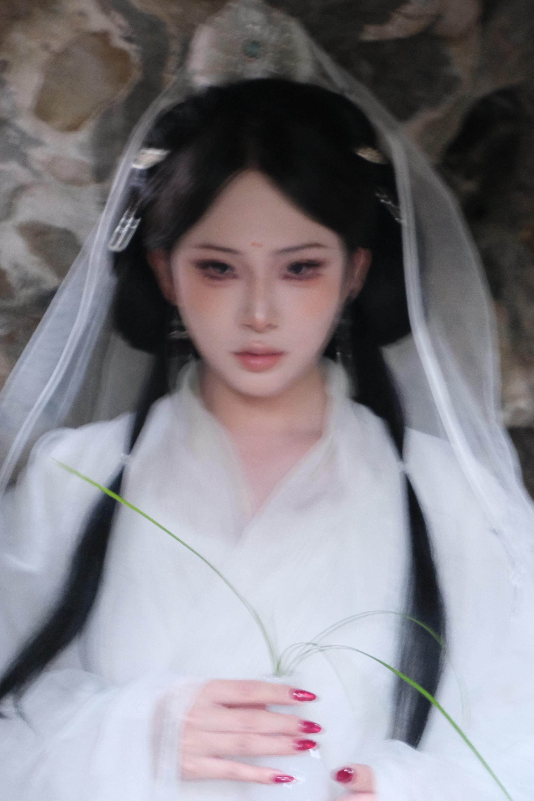 何须更问浮生事 只此浮生是梦中