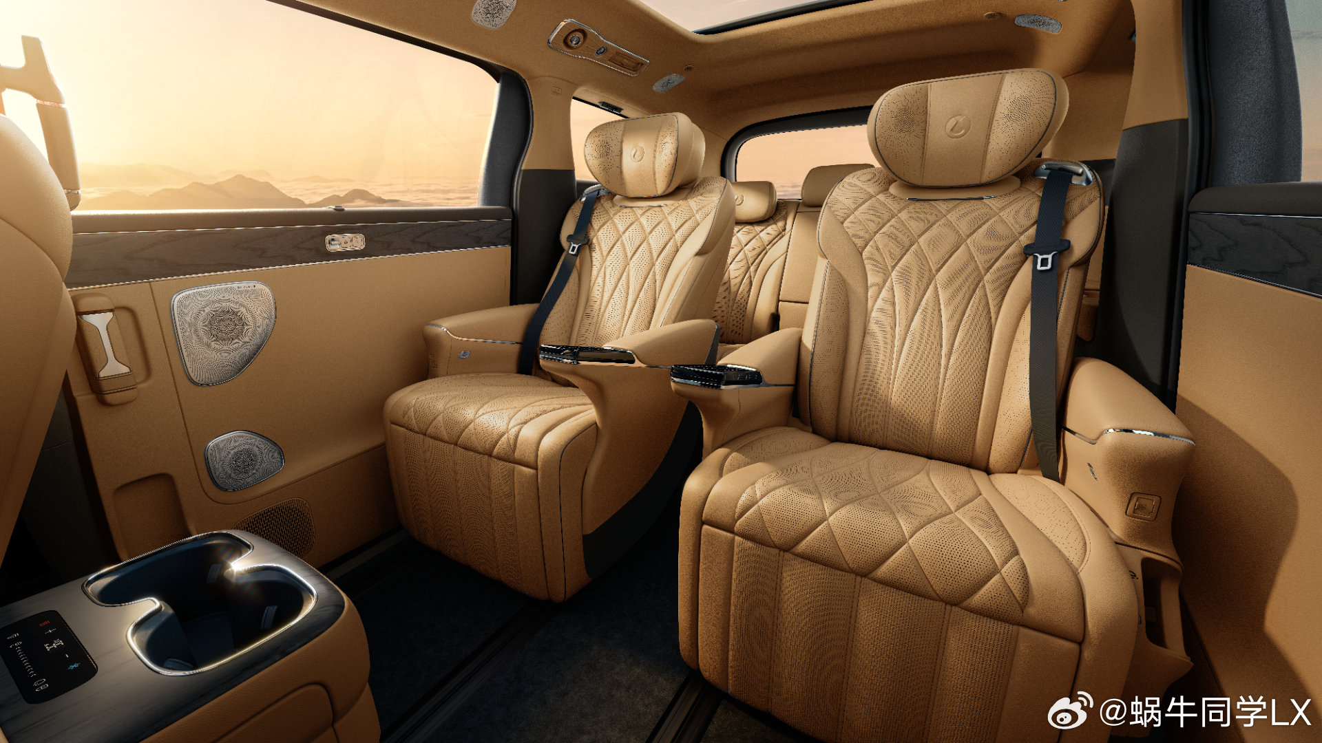 3月29日，比亚迪第二代腾势D9已正式开启预售。新款尺寸为5250×1960×1