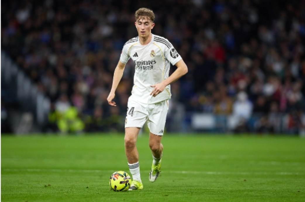 皇马后防遭打击，下轮比赛赫伊森和卡雷拉斯都因5张黄牌停赛北京时间今天凌晨，皇马在