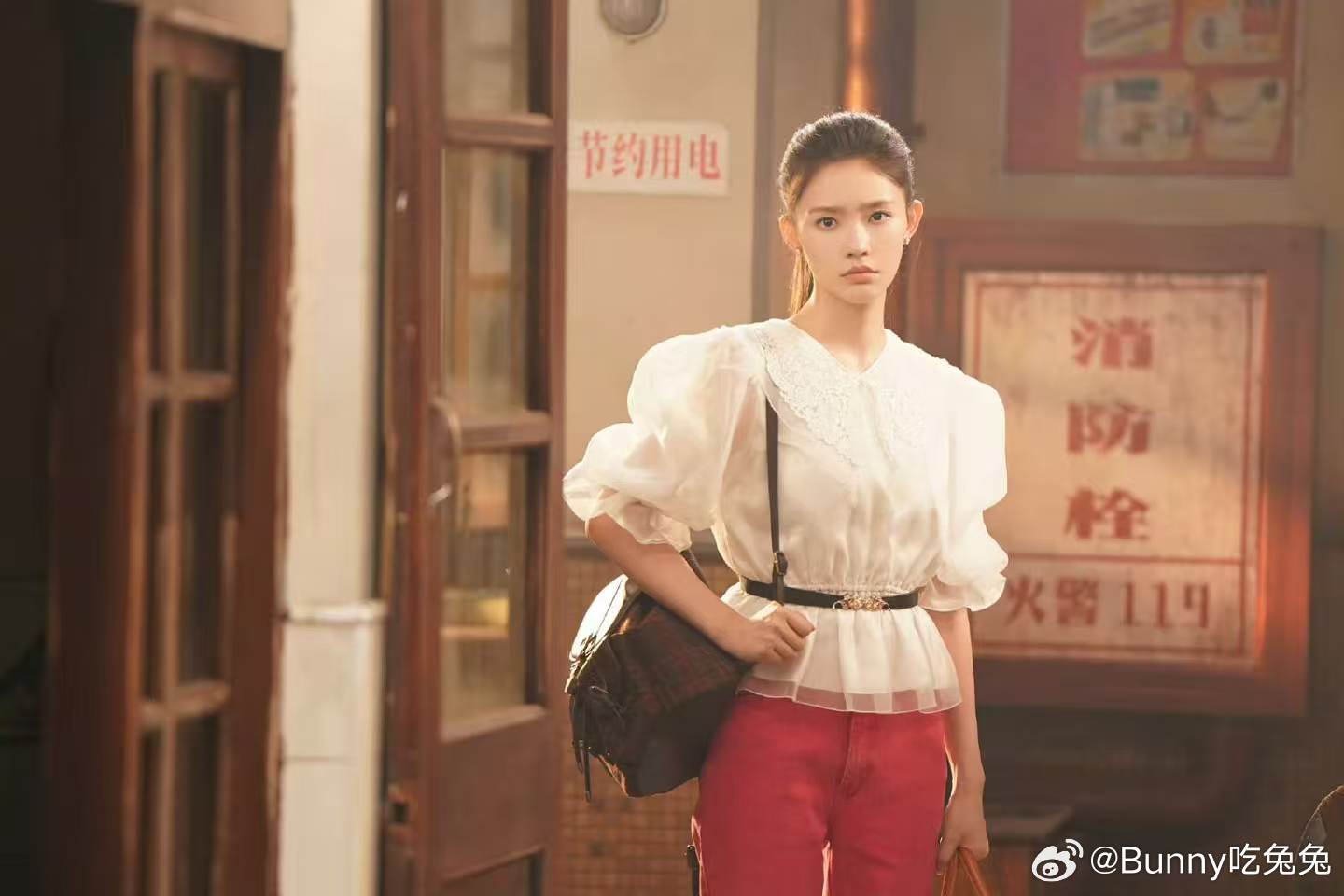 林允新剧角色被换林允剧中是没有背景的小演员林允演出了沈冉冉的骄傲与脆弱，表面要强