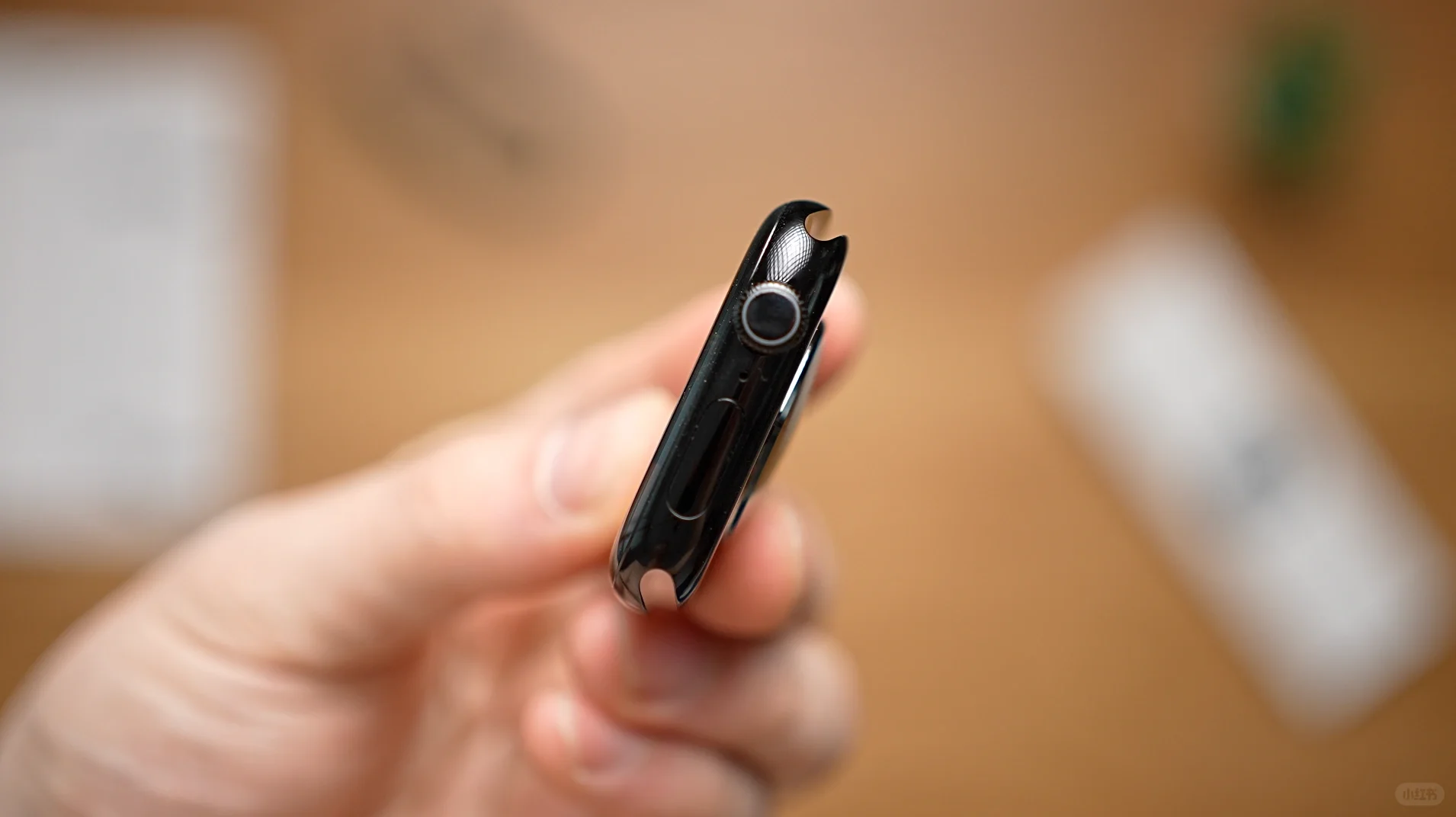 Apple Watch S10亮黑铝金属+耐克回环式表带