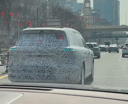 一台很有特点的大车 