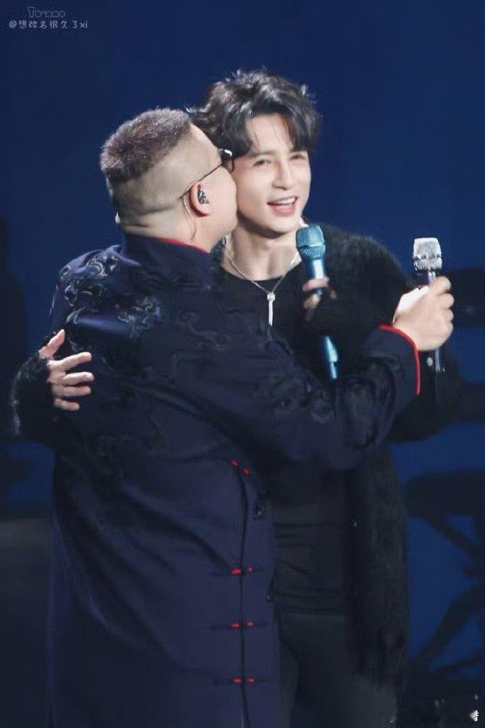 薛之谦主动提出做岳云鹏演唱会嘉宾 双向撑腰的友情太好哭！薛之谦主动加入小岳岳“非