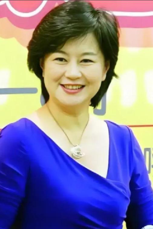 “孩子和财产只能选一样！”1999年离婚谈判桌上，前夫甩出这句话时，鞠萍几乎没犹