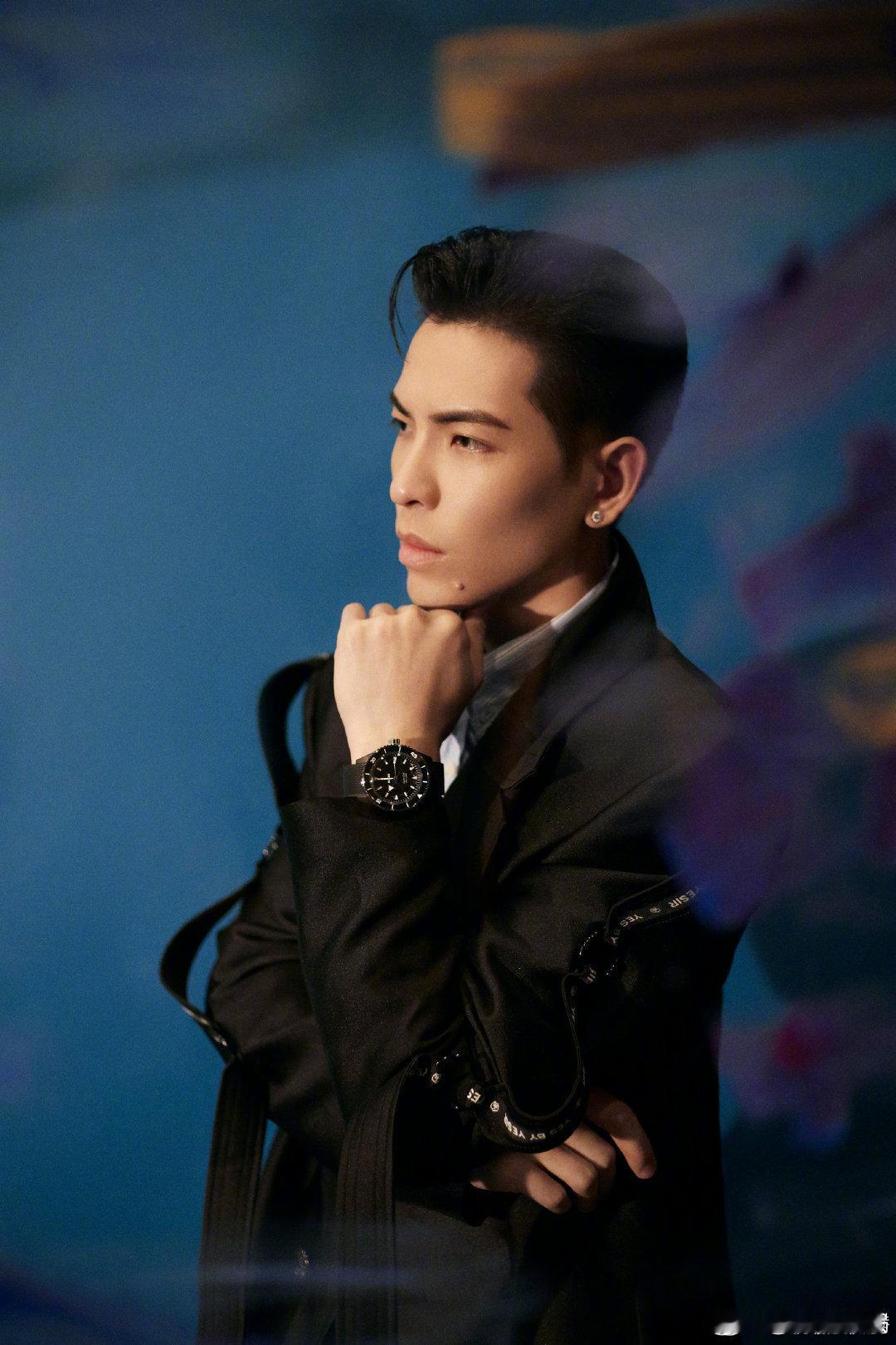 #萧敬腾出演音乐剧胭脂扣# 这个阵容也太强大了吧，一看都是有实力的！！对经典致敬