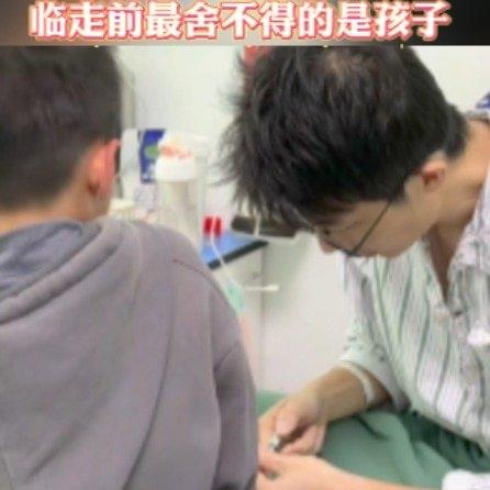 河北一位38岁的父亲，在生命的最后时刻，用强忍病痛为孩子剪指甲的方式完成告别，这