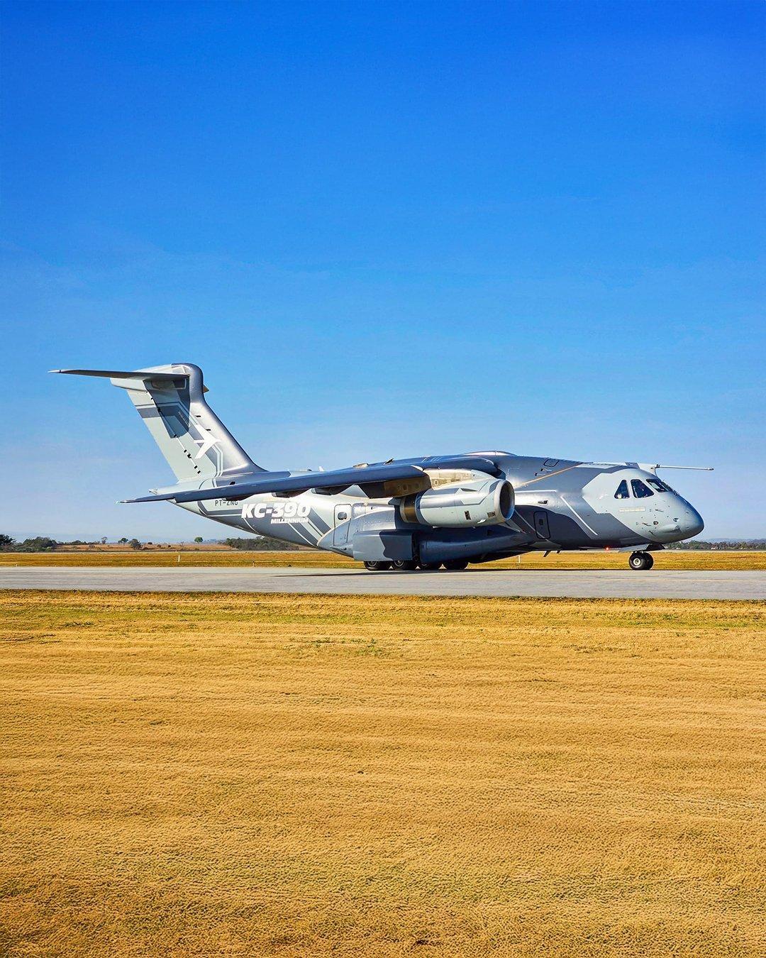 11月14日，巴航工业表示，搭载新涂装的KC-390加油机将在2025年迪拜航展