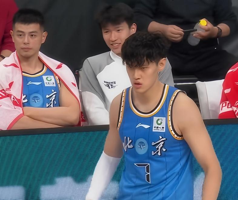 破广东不败金身，许利民教练赛后盛赞曾凡博。
憾负广厦之后，面对8连胜的广东，北京