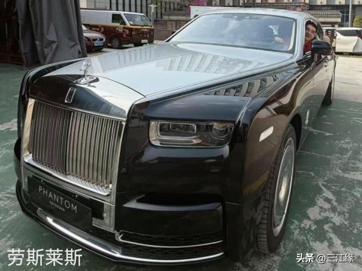 事情是这样的，陈光标赠千万豪车给张雪机车作为接待用车，张雪回应，接受赠予，随即表