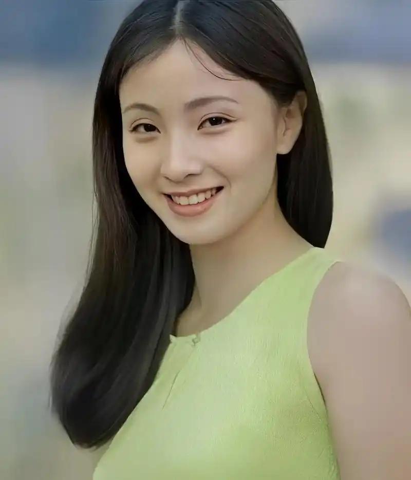 最近很火的一段话：“无论什么关系，认清自己的身份，摆正自己的位置，别把自己看得太