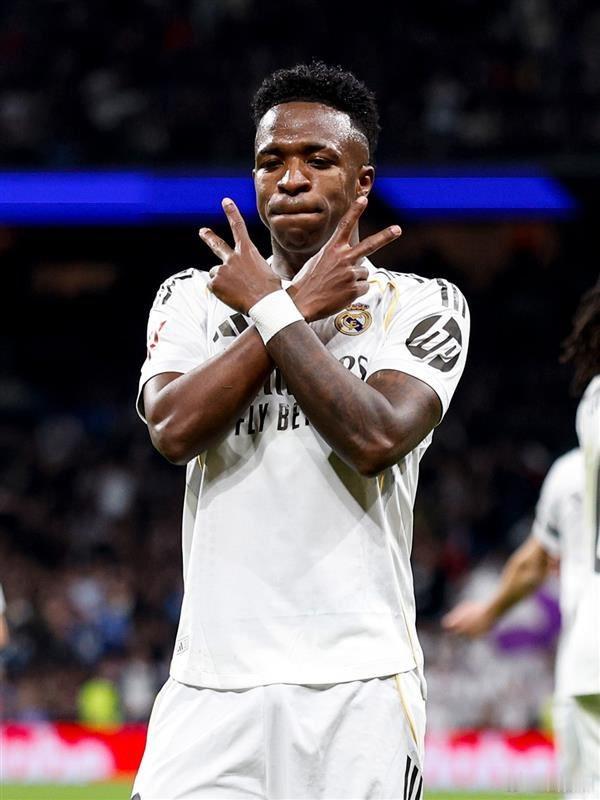 最近看了网飞维尼修斯的纪录片，有一半都在讲他在西甲赛场遭受种族歧视的痛苦，曾获得