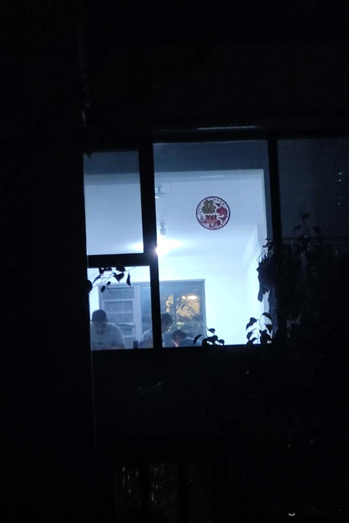 替老实人喊一句！为什么结个婚这么难！昨天一个朋友，又叫我们几个去他家吃饭，不用想