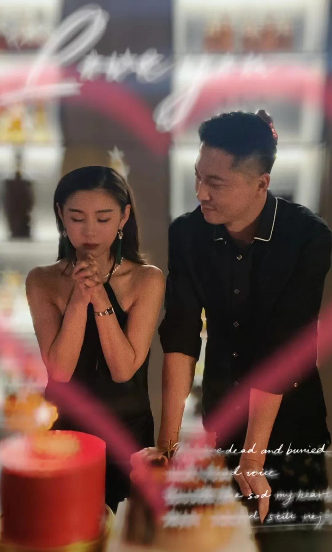 视帝王雷老婆李小萌吐露真心:有幸被爱，感恩。

9月13号王雷老婆李小萌晒出自己