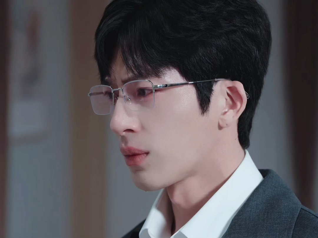 婚我来离井柏然你别哭了 井柏然真的太适合演这种表面冷静内心破碎的角色了。江寒声提