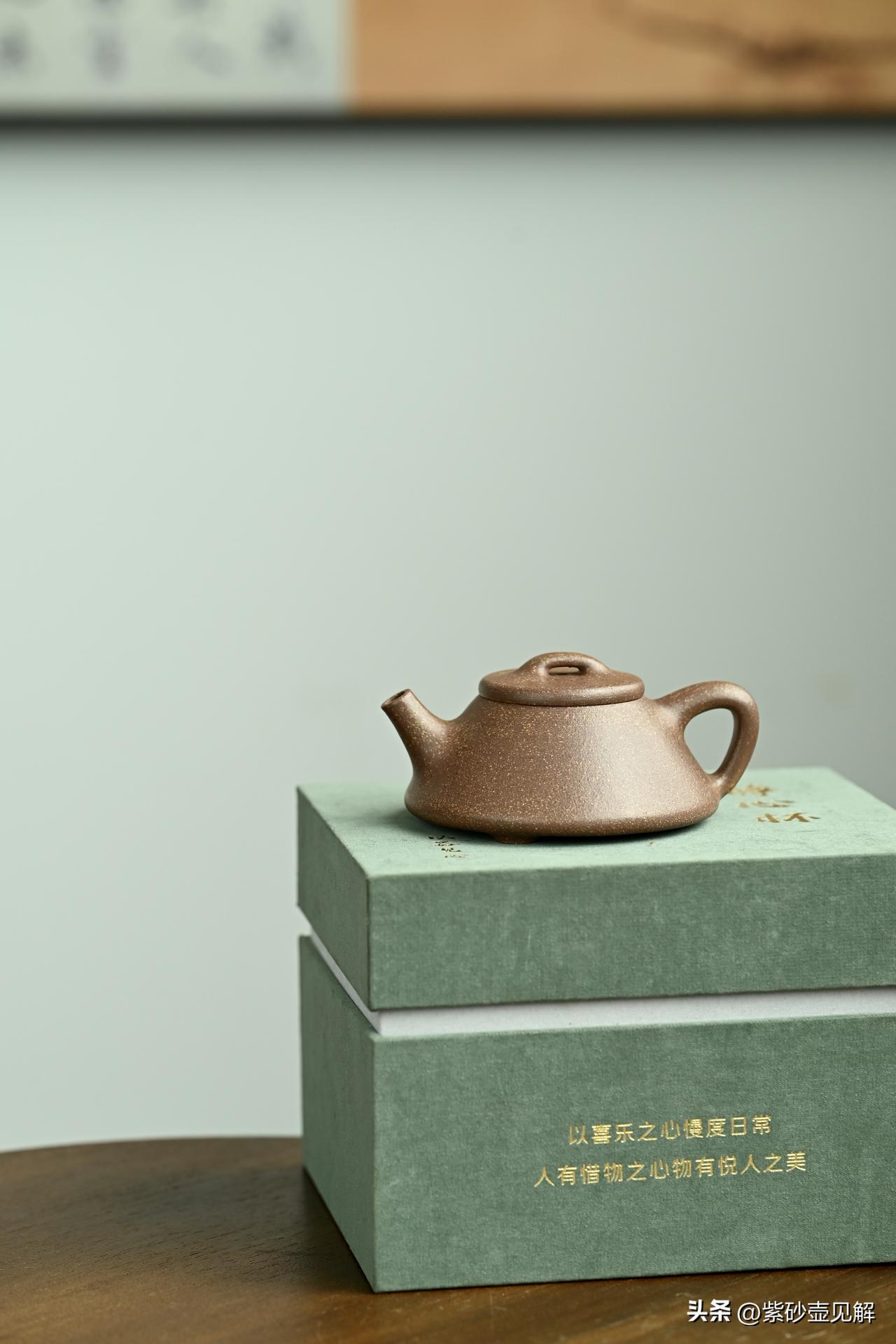 素瓢·全手工
董晓勇门下金海晶作品
容量120cc/原矿桃花泥