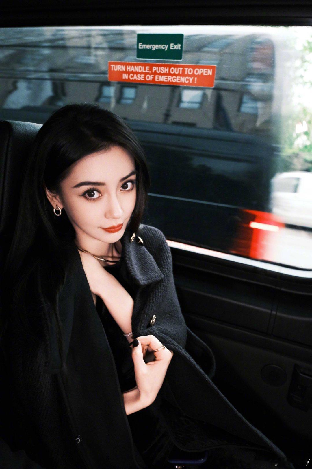 angelababy angelababy 我笔下的春写的是你，写下黄昏与你重逢