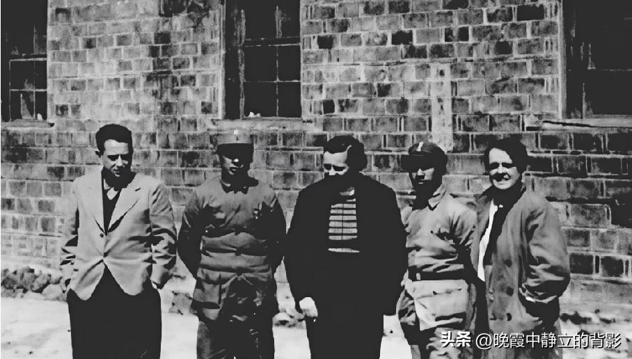 1939年云岭新四军军部这张珍贵合影，当时国外友人来到新四军根据地主要目的是什么