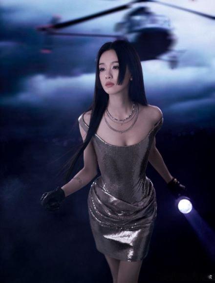 陈都灵公主切  陈都灵[超话] 家人们，谁懂啊初次看到陈都灵的时候就觉得她长的很