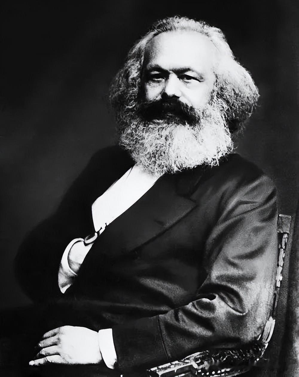 不忘誓言
晓哲
 
壮志长存信马列，初心入党为共产。
胸怀世界心明月，社稷肩担渡