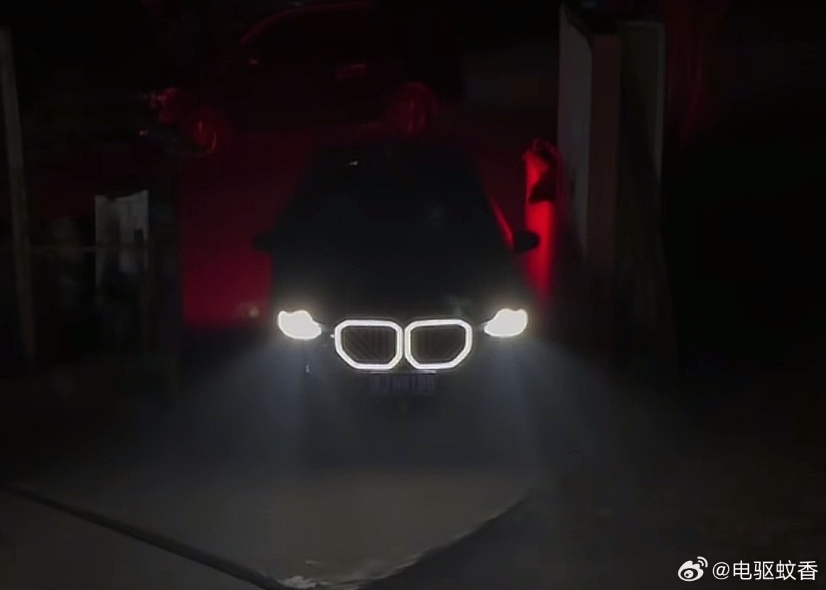 宝马新i3要来了，猪鼻子🐽没有了 我想起了夕阳下的奔跑，那是我们的青春大v聊车