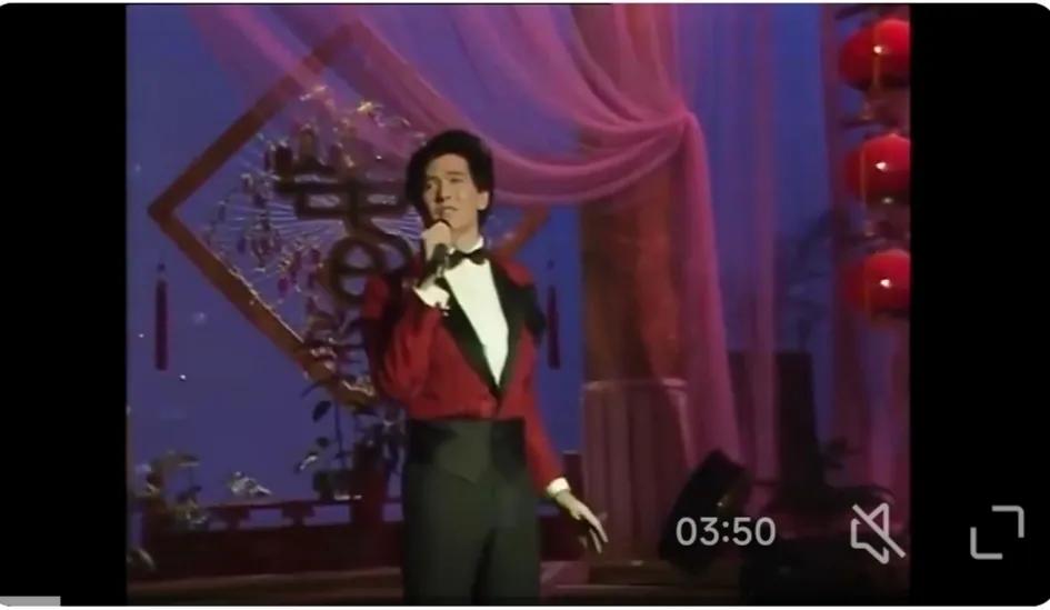 当年的费翔为何火遍全国？

一九八七年的春晚舞台上，美籍华人歌手费翔演唱的《冬天