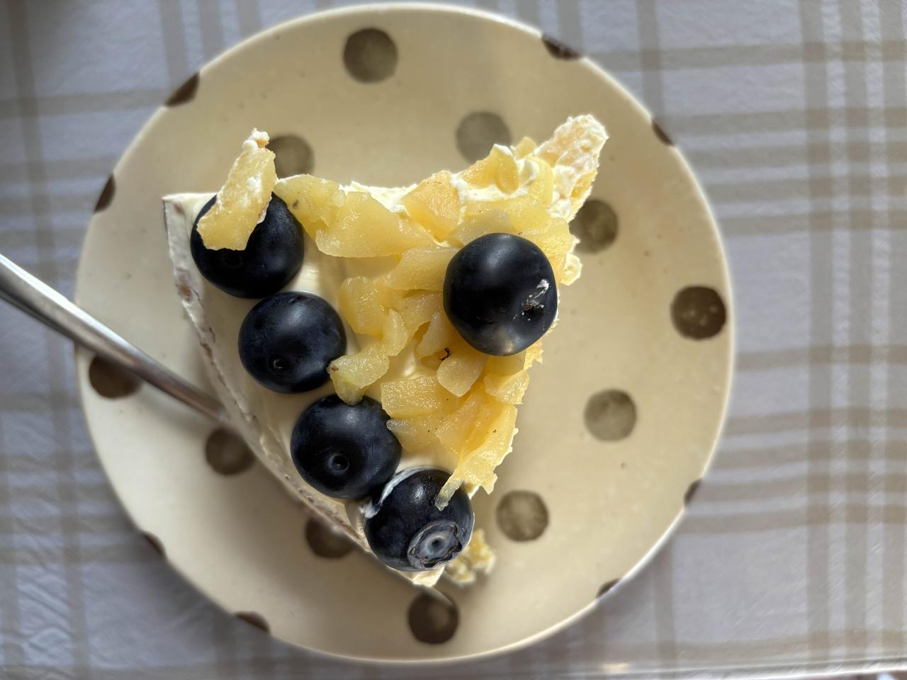 亲手制作笑脸蛋糕🍰不仅美味，还治愈心灵，配上新鲜草莓🍓熬制的无添加果酱，甜蜜