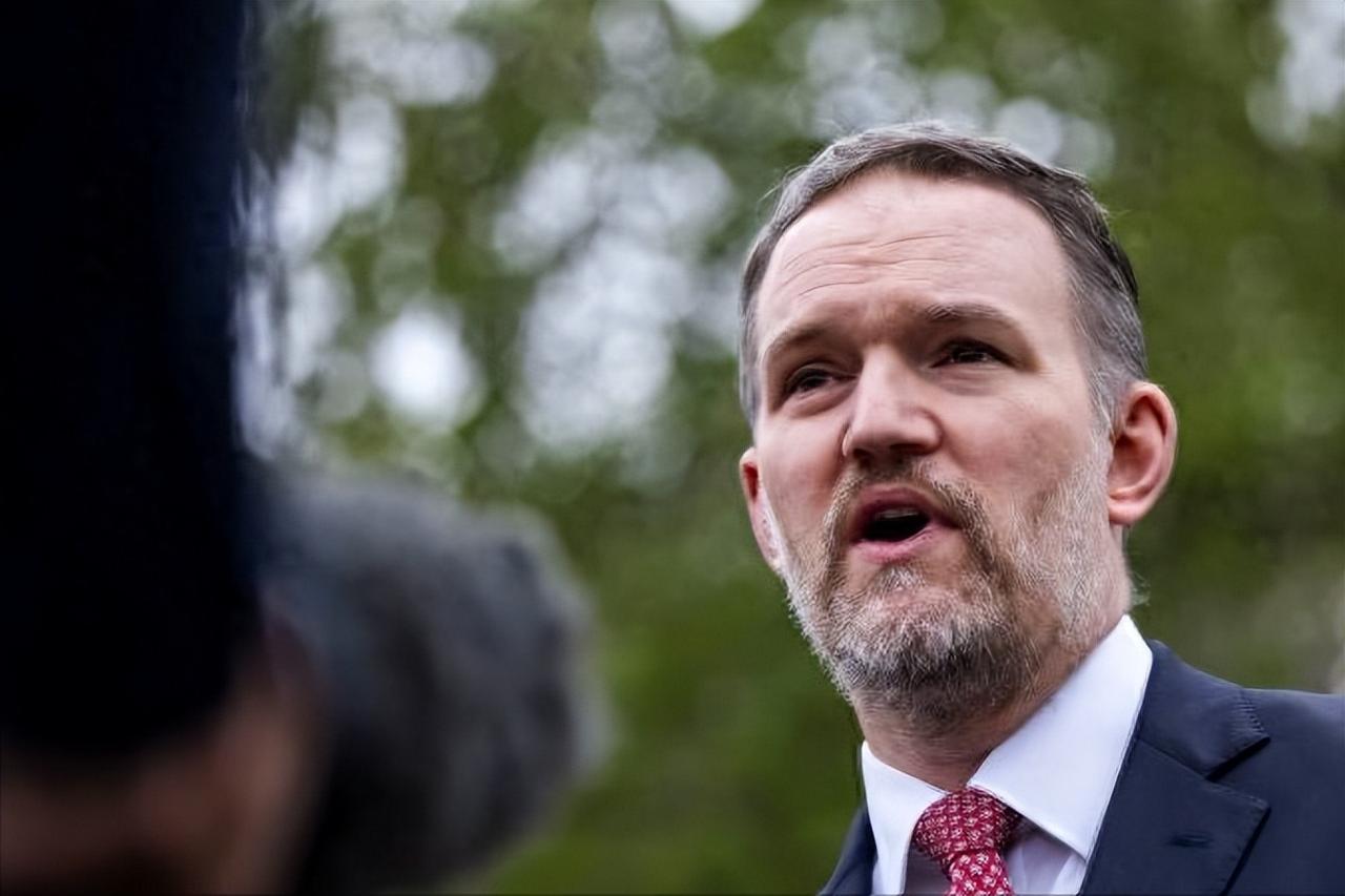 4月10日，美国白宫贸易代表格里尔在CNBC采访里没多说美伊停火的事儿，反而把枪