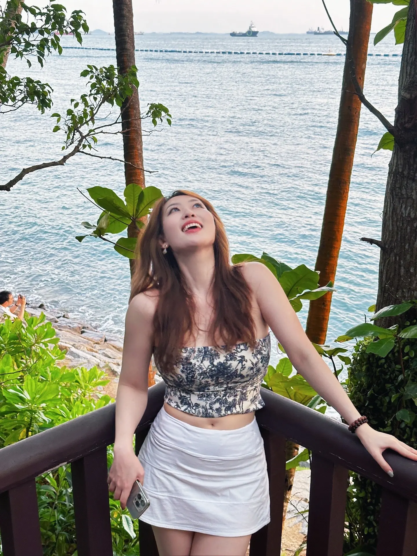 很多人不能共情，是因为他还不能自保。  - 和s医生探讨了关于“感受能...