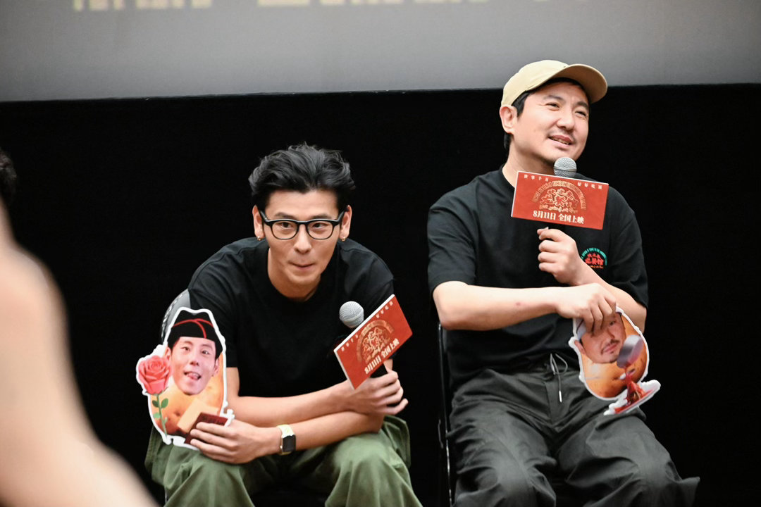 真怕蒋奇明在沈腾身边笑岔气了各地路演名场面不断，沈腾信手拈来的玩笑，次次击中蒋奇