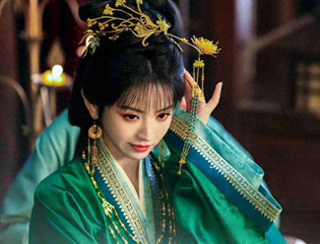 《嫁金钗》剧宣藏了18个彩蛋，但狠的巧思不在V字上