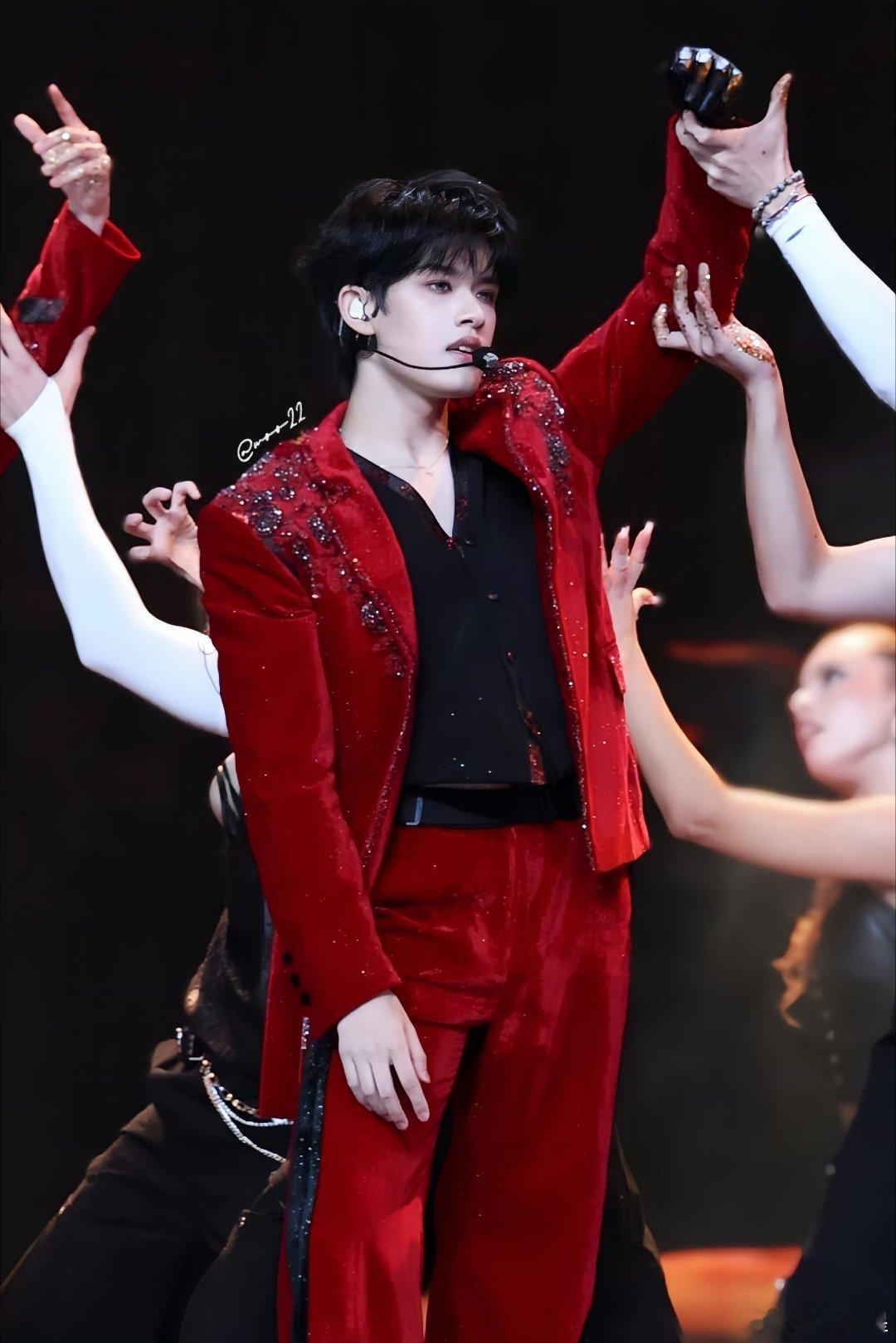 张极 分享一些张极舞台神图