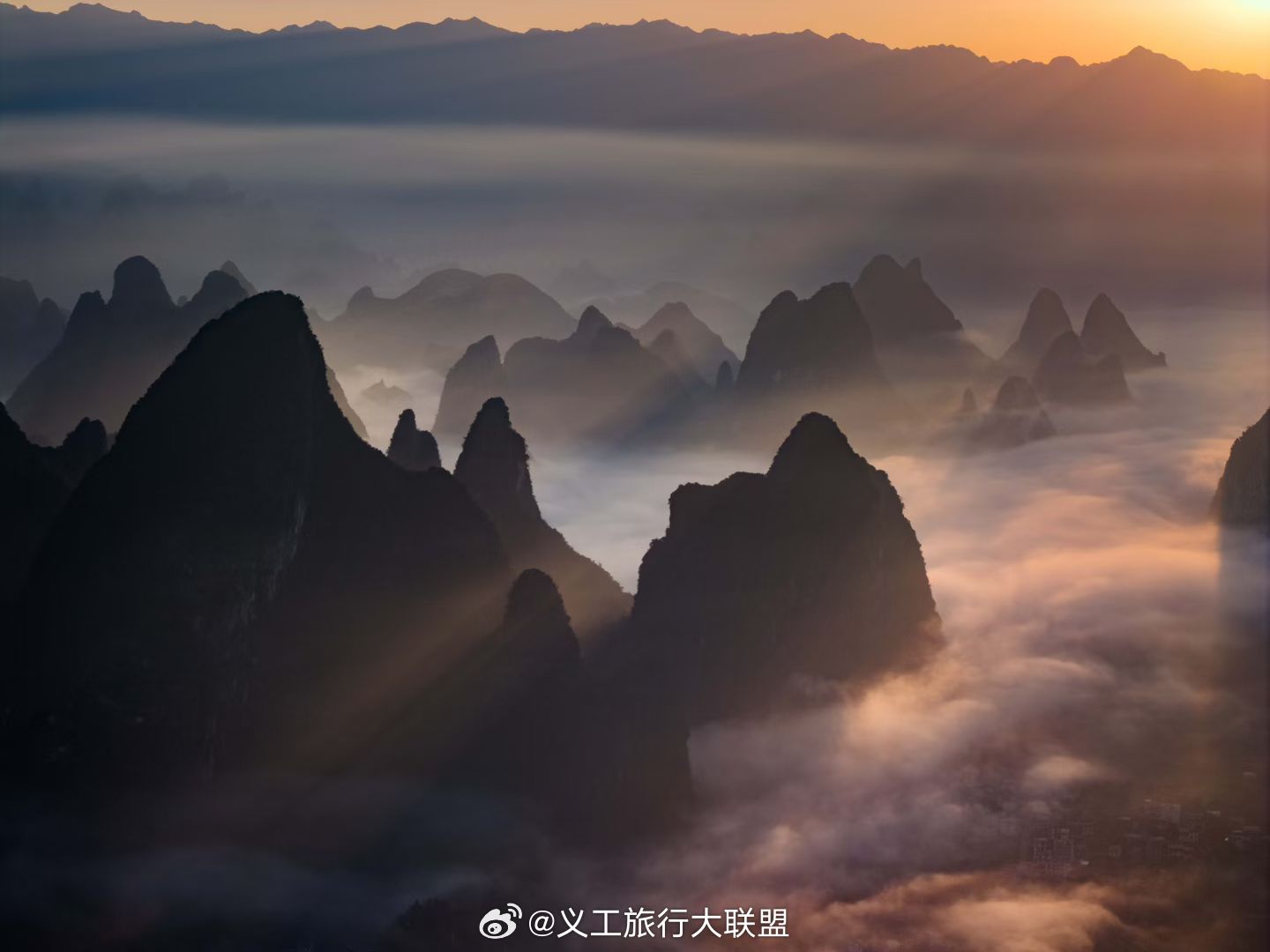 桂林旅行三月桂林好风光，一起来看漓江日出云海吧！徒步漓江 桂林·桂林漓江景区