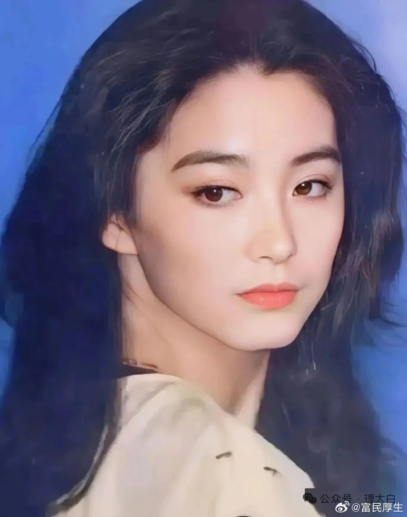 美人赋或问先生曰：“世皆谓先生好色，然独不见先生赋美人者，何也？”先生笑曰：“吾