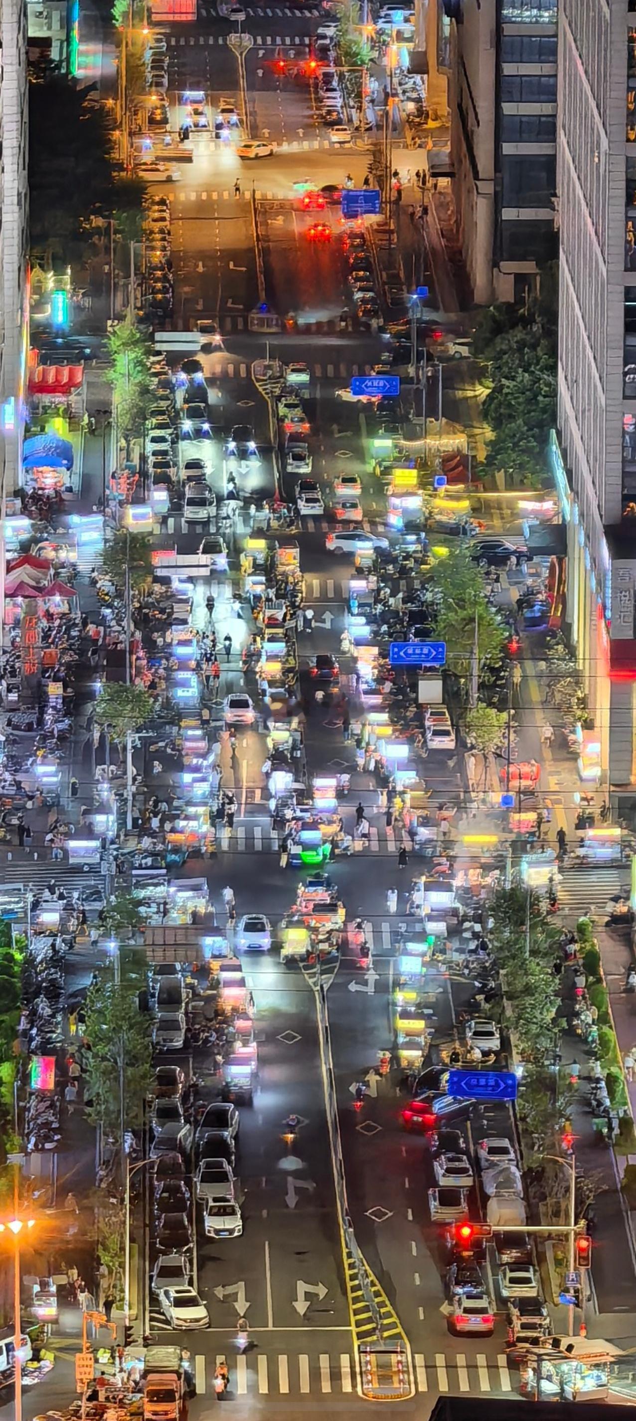 只有伪CBD才能营造出的夜生活烟火气[柯基] ​​​