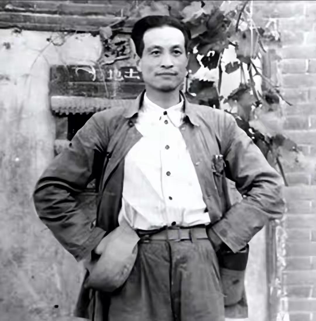 毛主席绝境愁前路，被俘青年一句话，撑起红军千里眼，终成开国中将
 
谁能想到，红