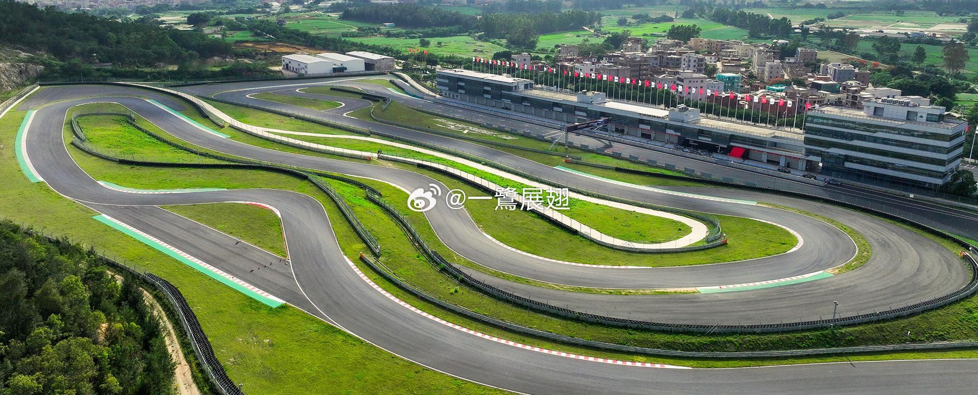 小米精英驾驶 · 国家B级赛照培训，继上海后，厦门、北京站也将开始报名。厦门也成