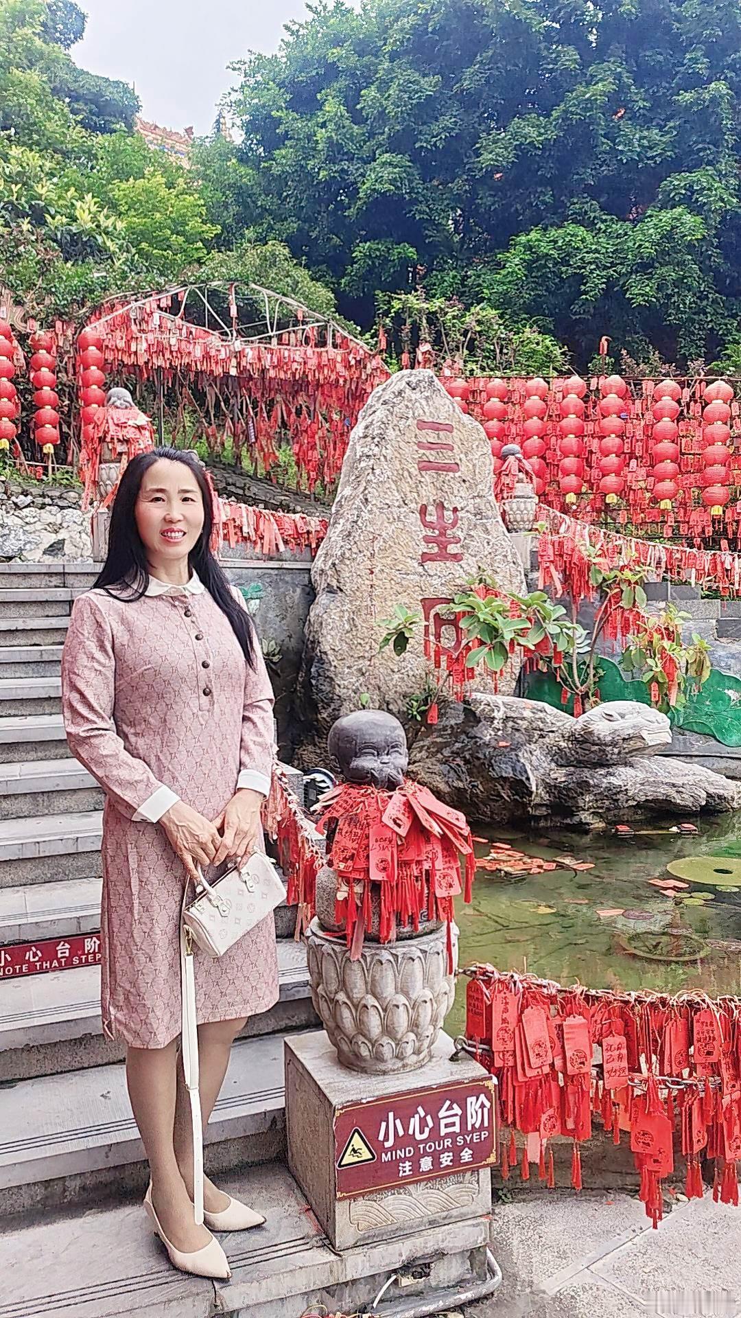 我在三生石下诚心许愿🙏
愿所有中考的孩子们：提笔从容，超常发挥，个个考上理想高