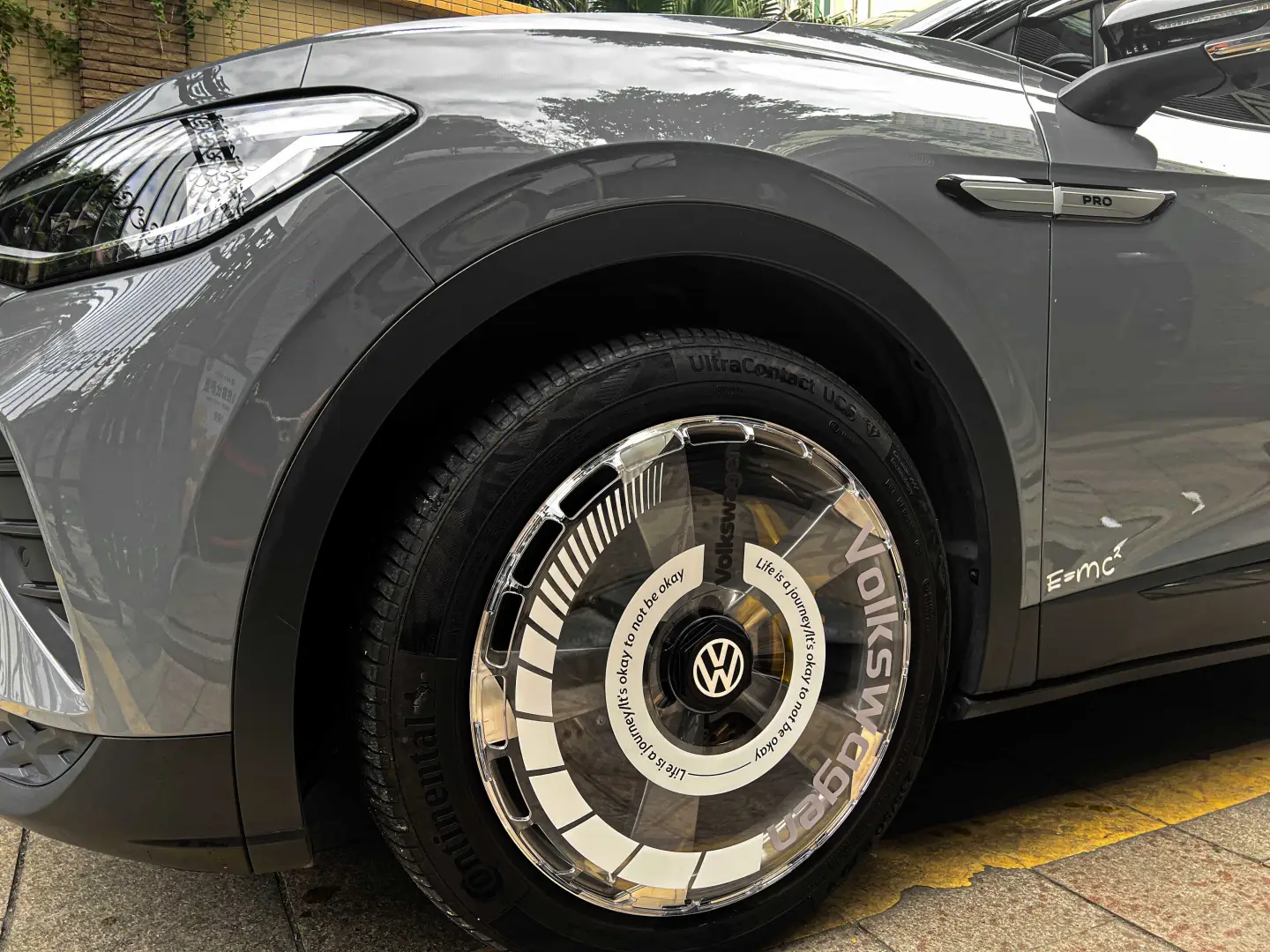 Volkswagen - id4  透明的有点意思