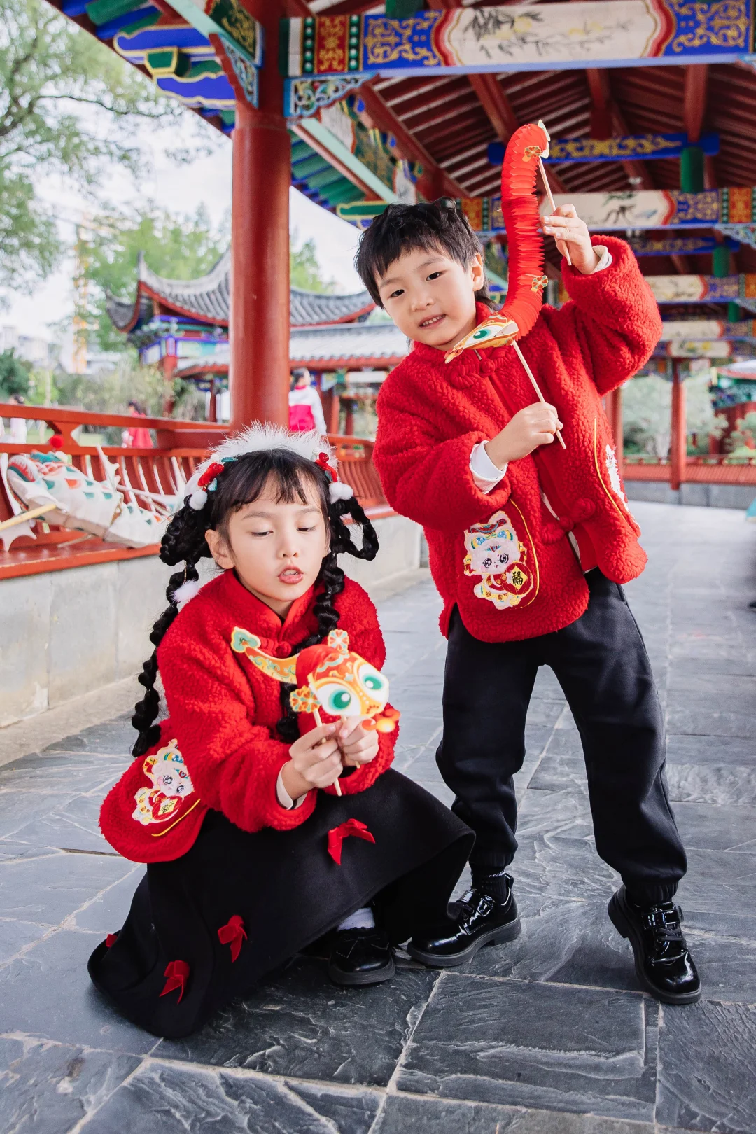 幼儿园每年都要求年服，过年氛围提前拉满～