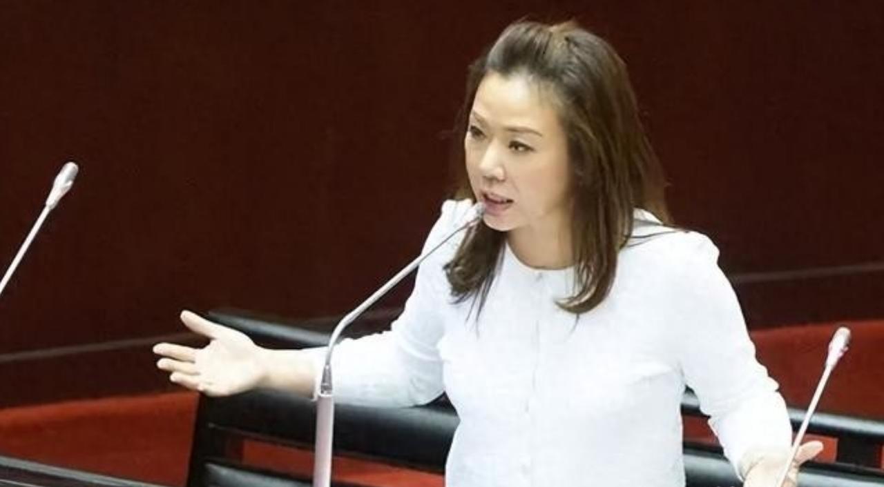 针对赖清德被迫取消窜访斯威士兰，蓝委李彦秀今表示，

大陆此举让人错愕、遗憾，让