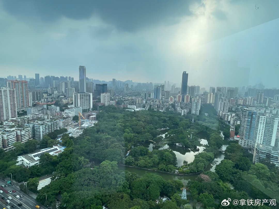 这个景观无敌了，可以看到一半的海珠 ​​​