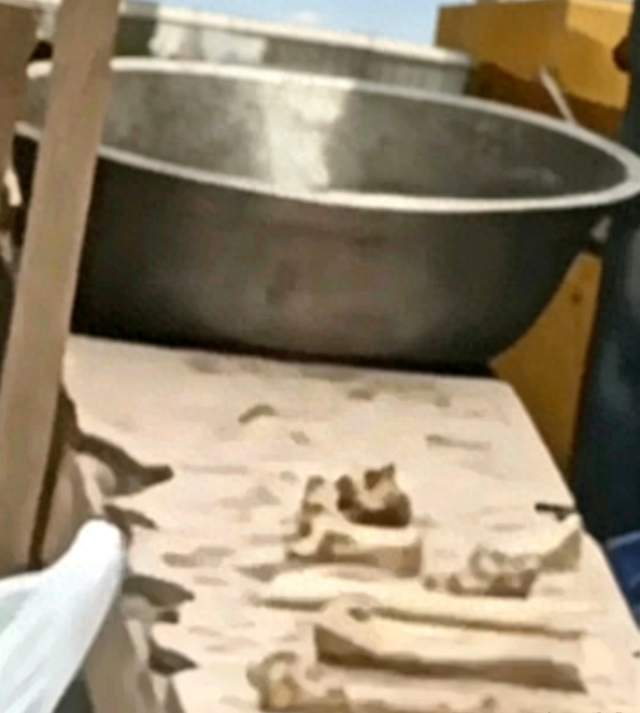 网传楼顶埋男童坟墓，警方通报反转：猎奇谣言是怎么骗到千万网友